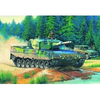 HobbyBoss 1/35 German Leopard 2 A4 tank Plastic Model Kit [82401]